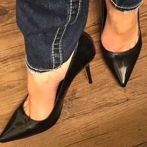 Whbm Olivia black patent pump, 8.5